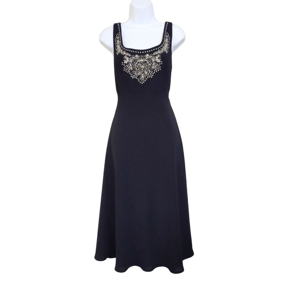 AGB Black fit & Flare sleeveless fully lined dress with embroidery detail size14